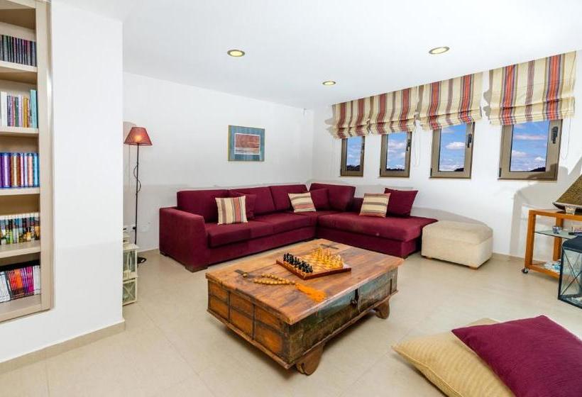 בית מלון כפרי Blue Wave Villas