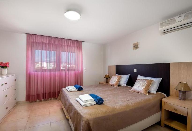 בית מלון כפרי Blue Wave Villas