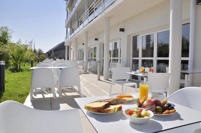 Отель Golden Tulip La Baule