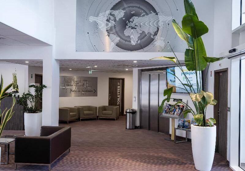 Отель Golden Tulip La Baule