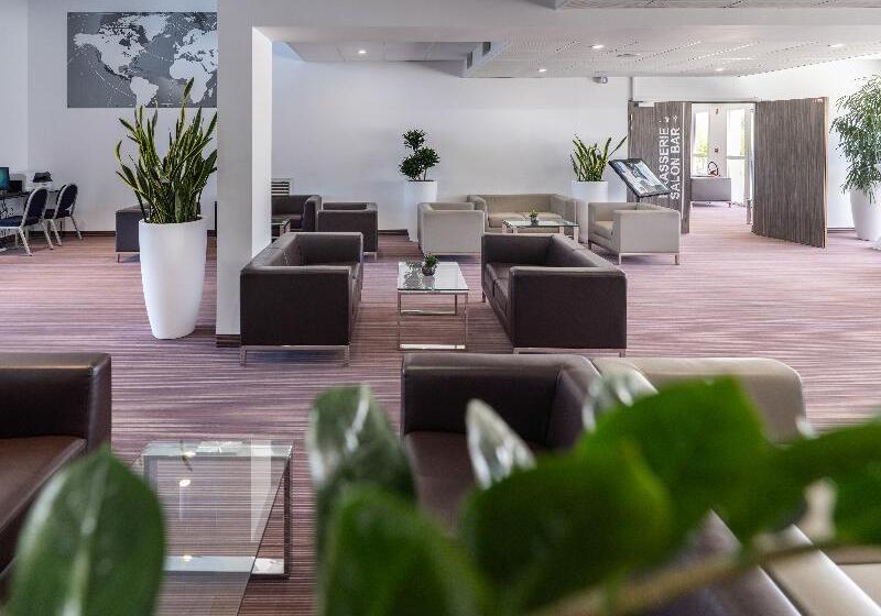 Отель Golden Tulip La Baule