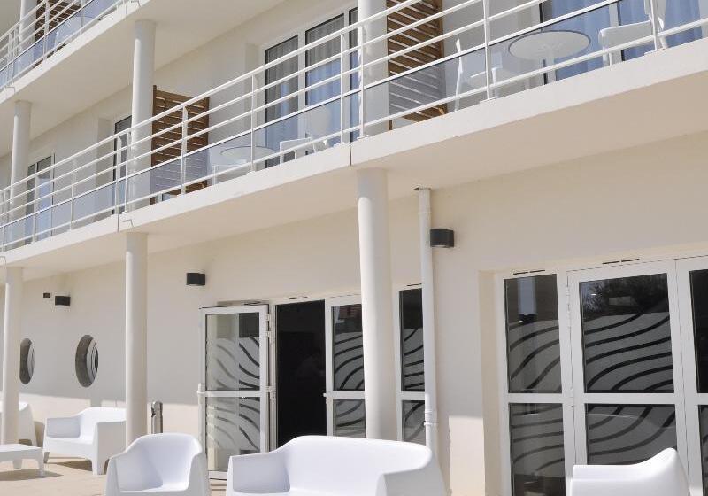 Отель Golden Tulip La Baule