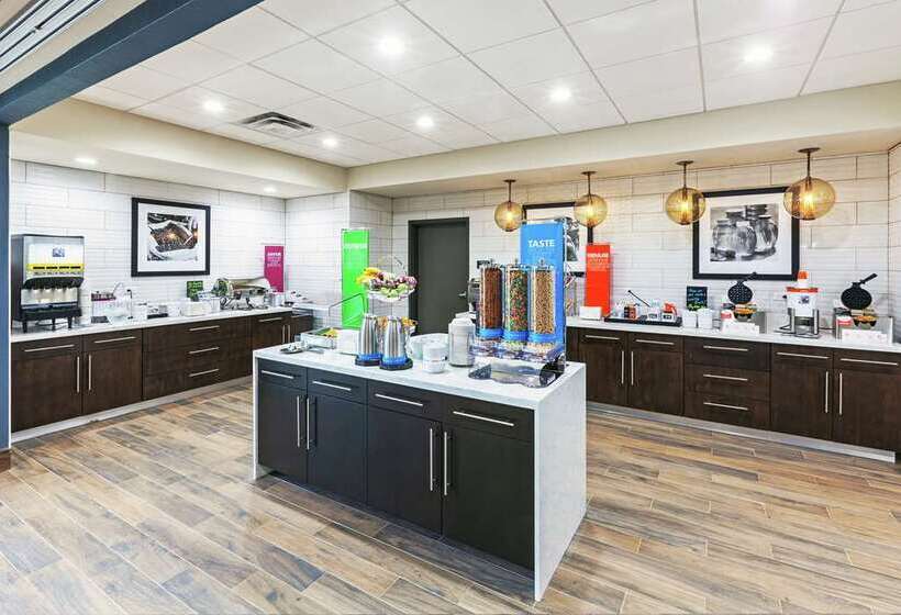 ホテル Hampton Inn Gardner Conference Center