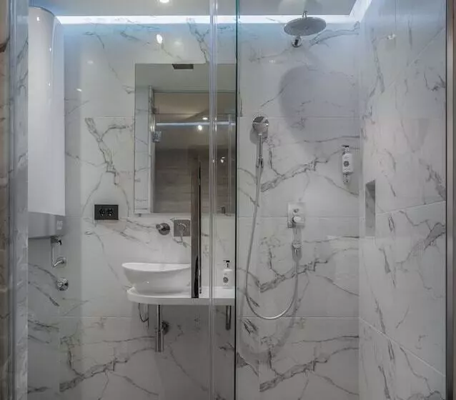 هتل Level Luxury Suites