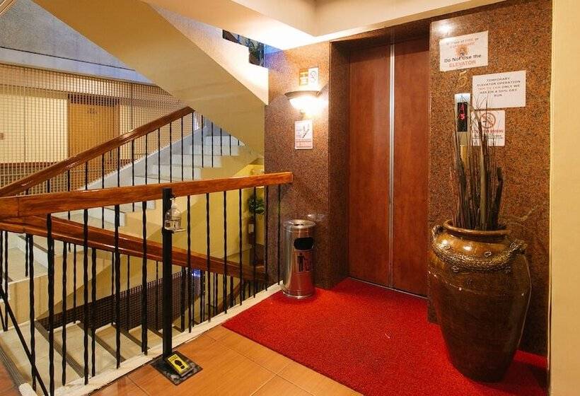 בית מלון כפרי Reddoorz At Timog Avenue Quezon City