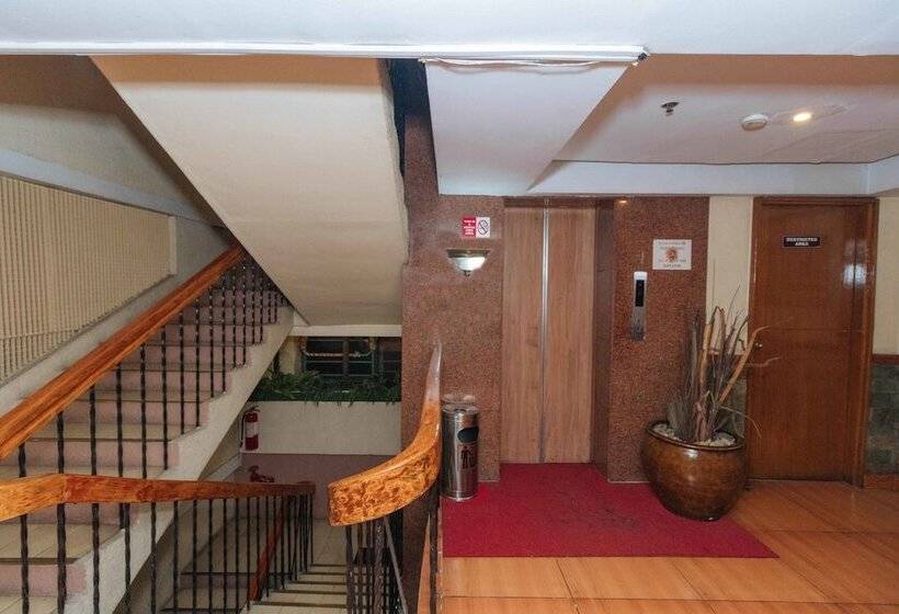 בית מלון כפרי Reddoorz At Timog Avenue Quezon City