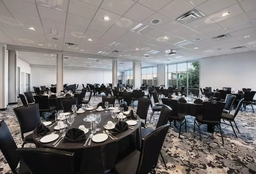 هتل Residence Inn By Marriott Winnipeg