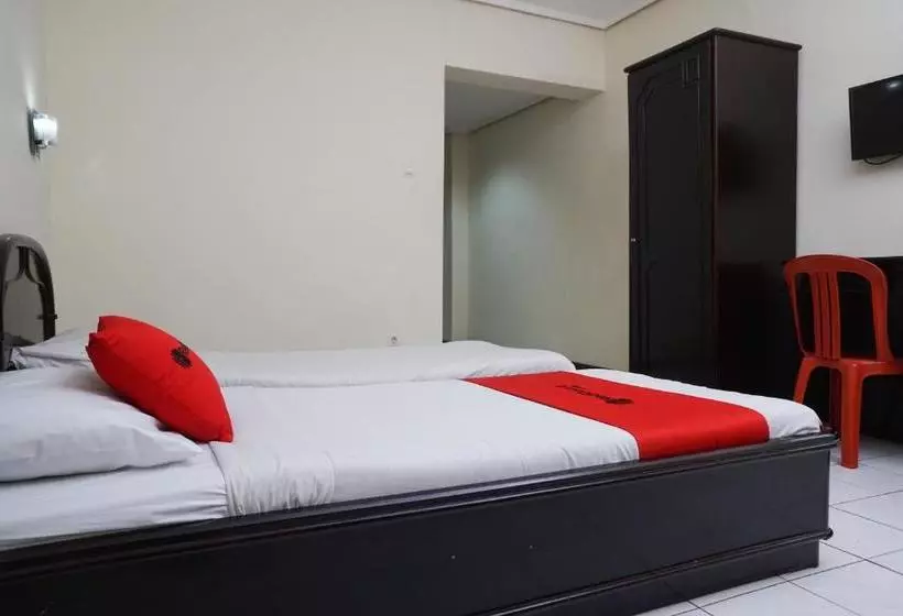 Hotel Reddoorz @ Cipaku