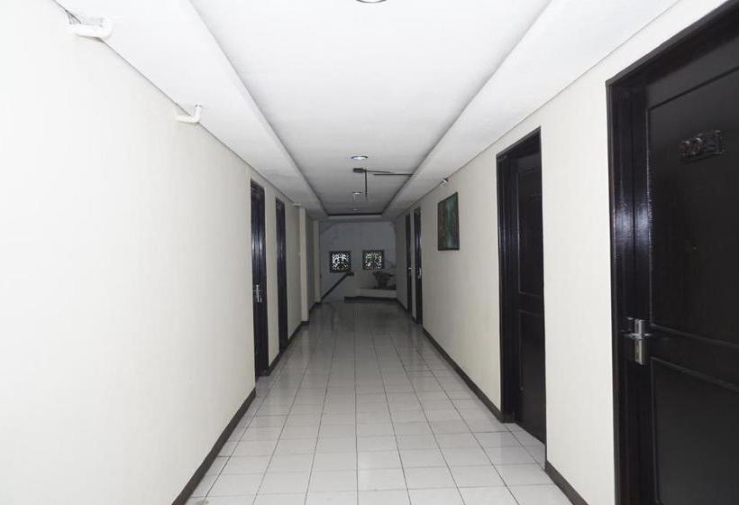 בית מלון כפרי Reddoorz @ Cipaku