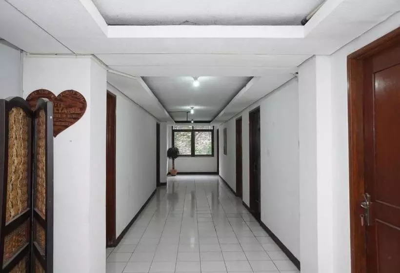 Hotel Reddoorz @ Cipaku