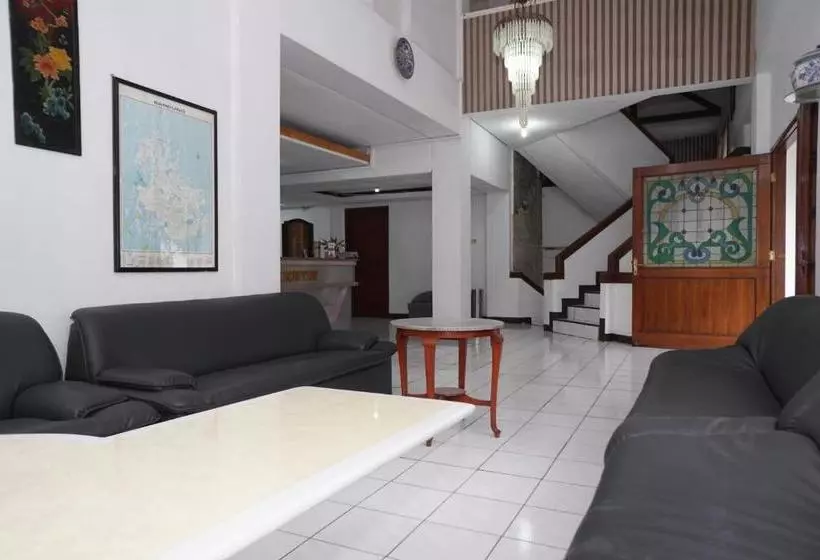 Hotel Reddoorz @ Cipaku