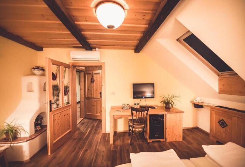 پانسیون Penzion A Restaurace U Johana