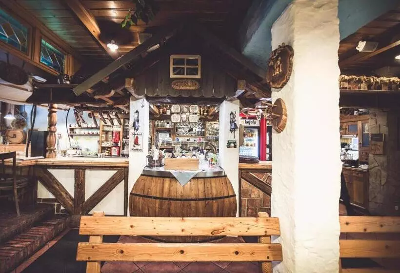 پانسیون Penzion A Restaurace U Johana