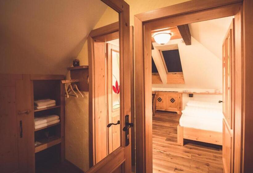 پانسیون Penzion A Restaurace U Johana