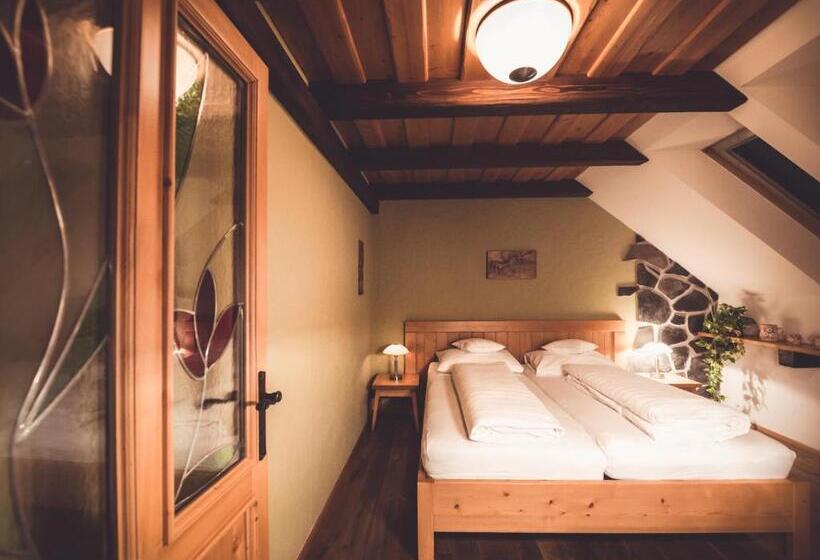 پانسیون Penzion A Restaurace U Johana