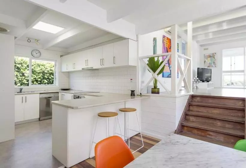 At Agnes Ave: Coastal Views