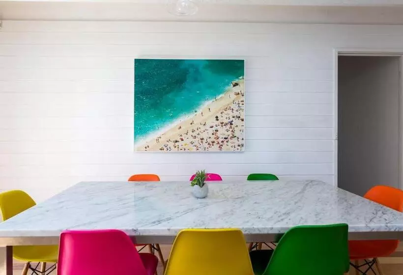 At Agnes Ave: Coastal Views