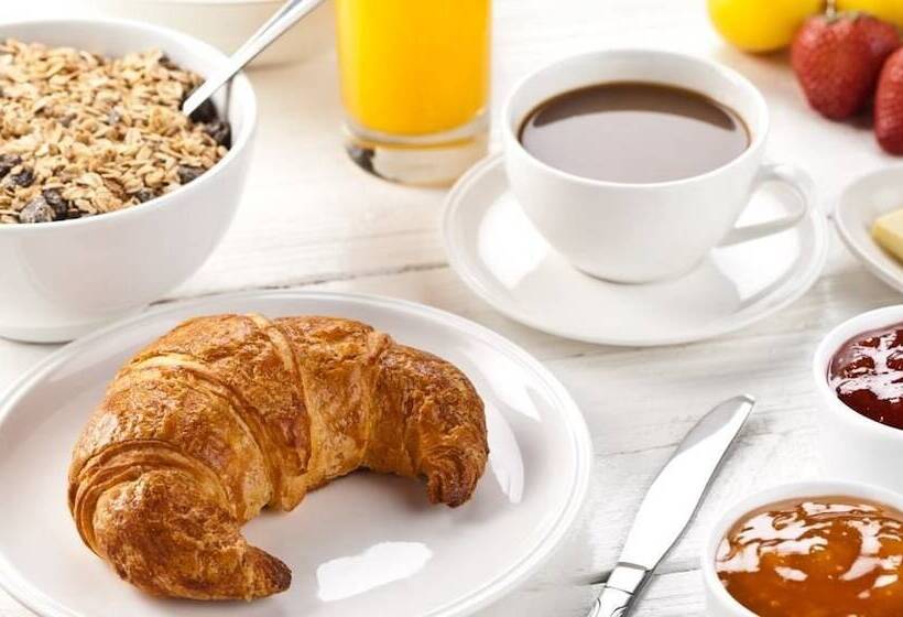 تختخواب و صبحانه Coral Cove Maldives