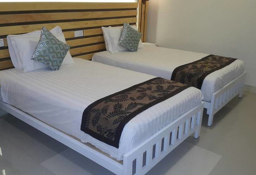 تختخواب و صبحانه Coral Cove Maldives