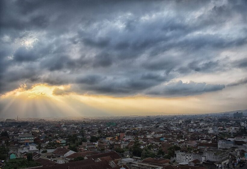 Grand Metro Hotel Tasikmalaya