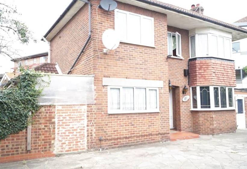 فندق فئة نجمة واحدة Chesnut Lodge