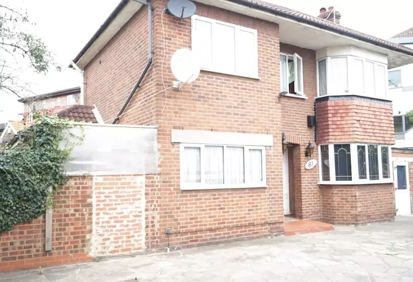 Hostelli Chesnut Lodge