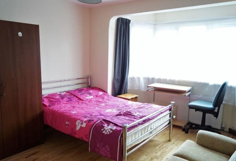 فندق فئة نجمة واحدة Chesnut Lodge