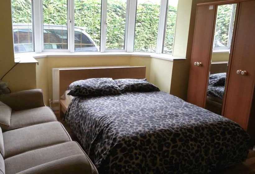 فندق فئة نجمة واحدة Chesnut Lodge