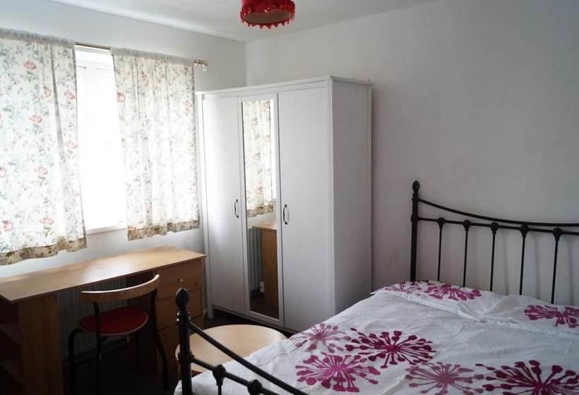 فندق فئة نجمة واحدة Chesnut Lodge