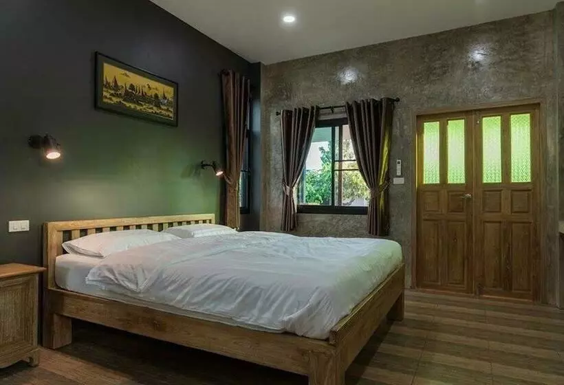 Hotelli Baansuan Tisa Resort