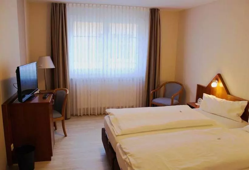 Hotelli Landgasthaus Zur Birke