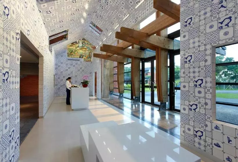 هتل The Place Yilan