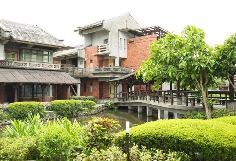 هتل The Place Yilan