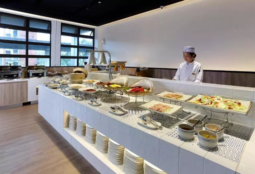 هتل The Place Yilan