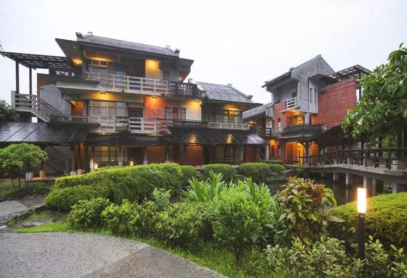 هتل The Place Yilan