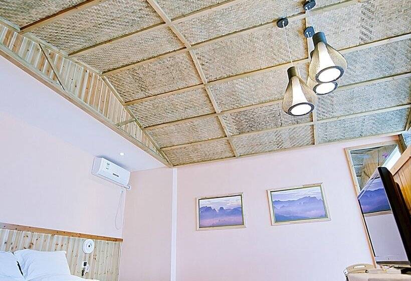 ホテル Wuyishan Old Street Riverside