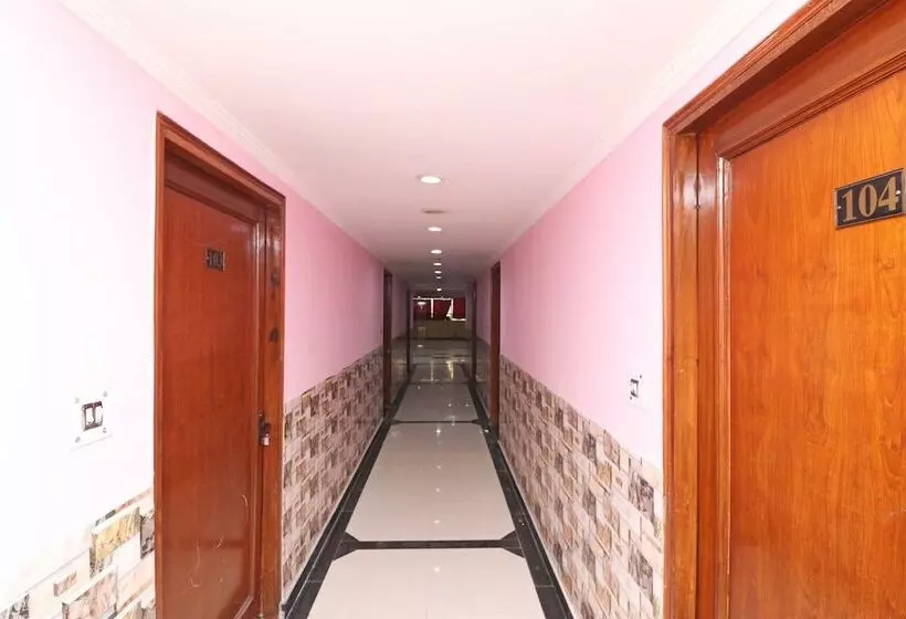 Oyo 26906 Hotel Tarang