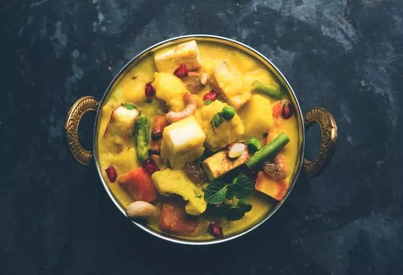 Oyo 26906 Hotel Tarang