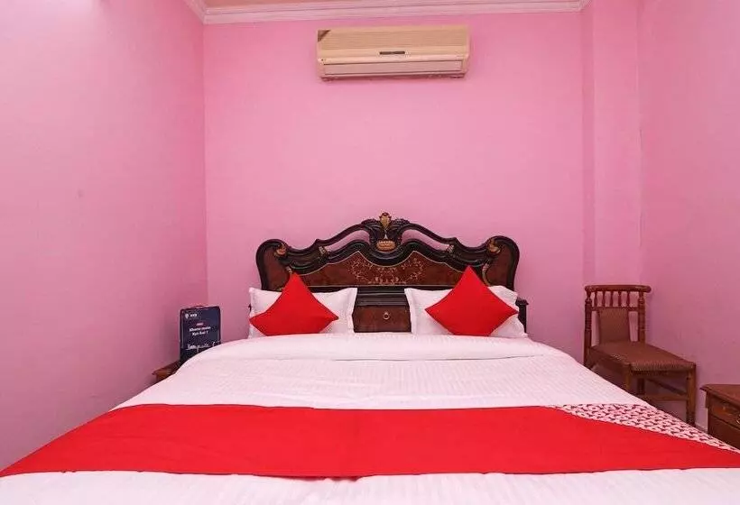 Oyo 26906 Hotel Tarang