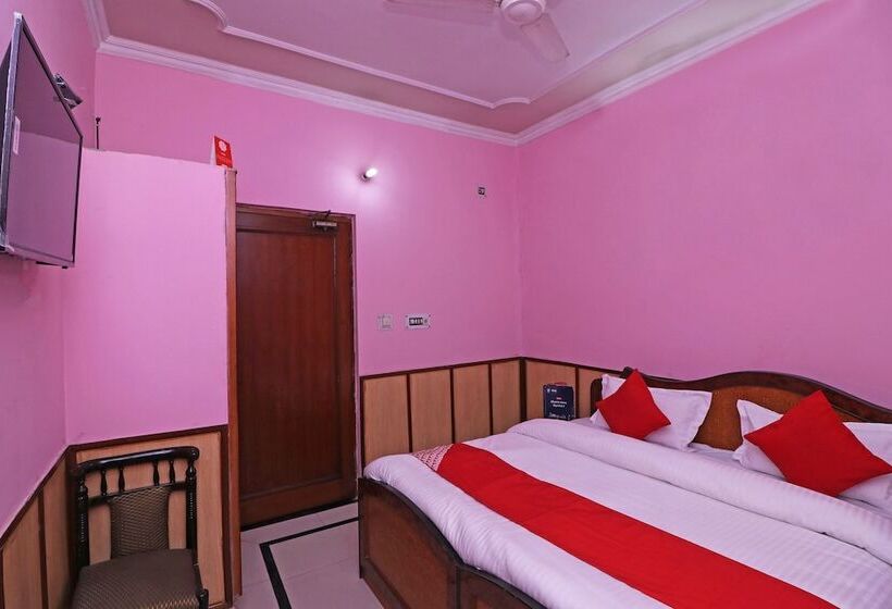 Oyo 26906 Hotel Tarang