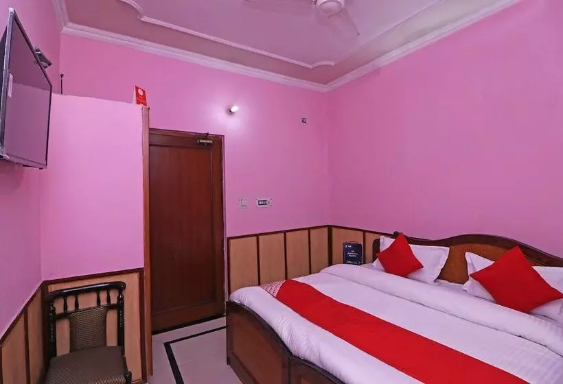 Oyo 26906 Hotel Tarang