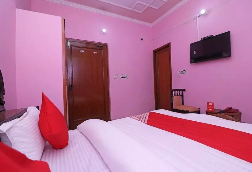 Oyo 26906 Hotel Tarang