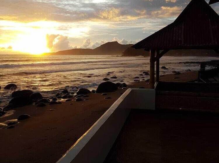 צימר 77 Sunset Plaza