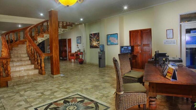 צימר 77 Sunset Plaza