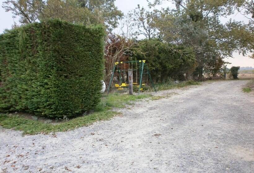 تختخواب و صبحانه La Ferme De La Ruette