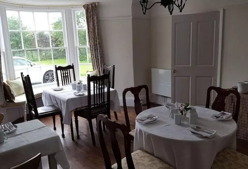 Bed and Breakfast Lowerfield House