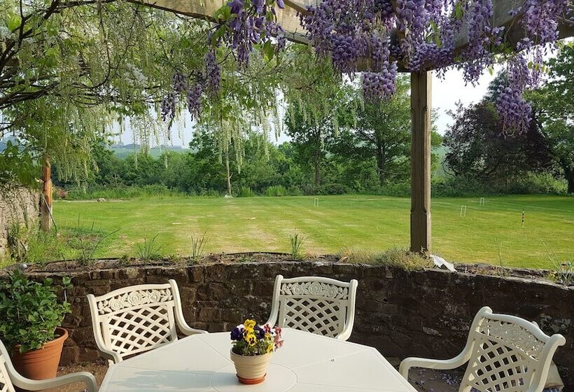 Bed and Breakfast Lowerfield House