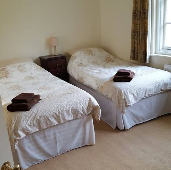 Bed and Breakfast Lowerfield House