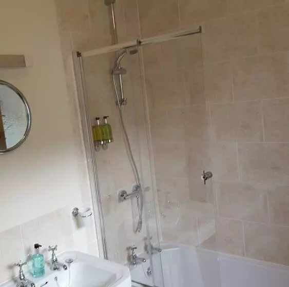 Bed and Breakfast Lowerfield House