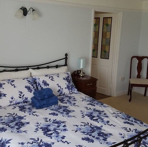 Bed and Breakfast Lowerfield House